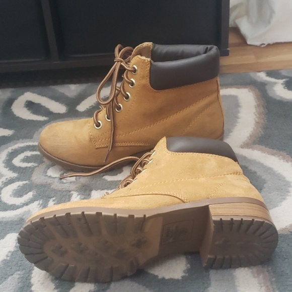 Brown booties - Picture 2 of 3